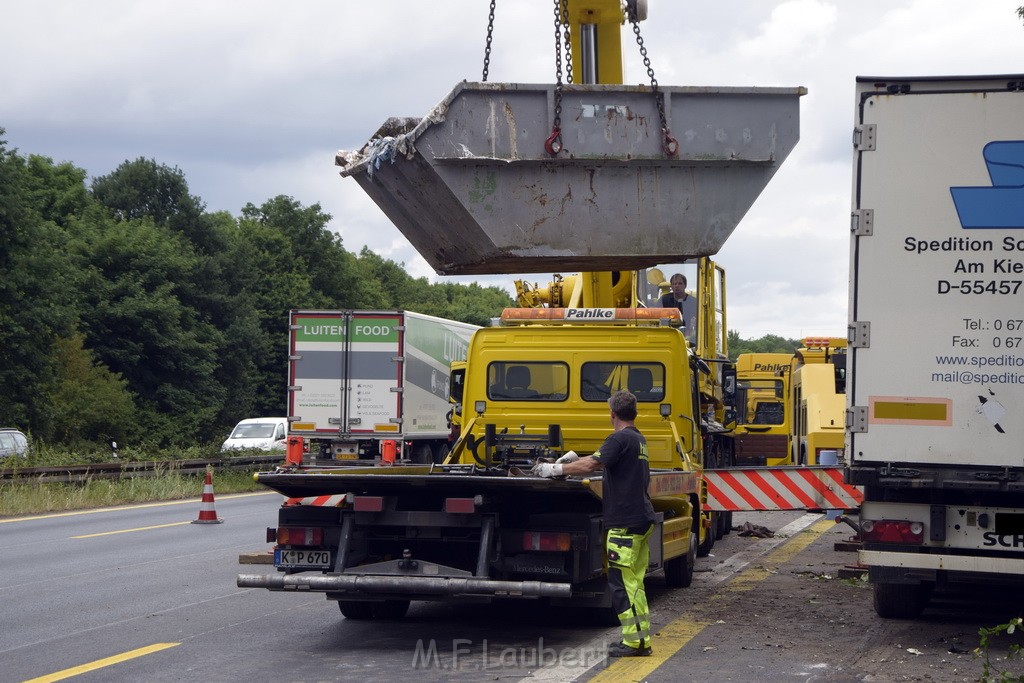 Schwerer VU A 3 Rich Oberhausen Hoehe AK Leverkusen P809.JPG - Miklos Laubert